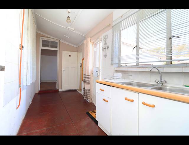 4 BEDROOM HOUSE FOR SALE IN KENSINGTON